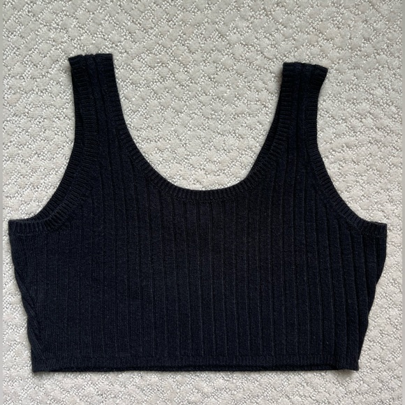 525 Rib Crop Tank Top - Picture 2 of 3